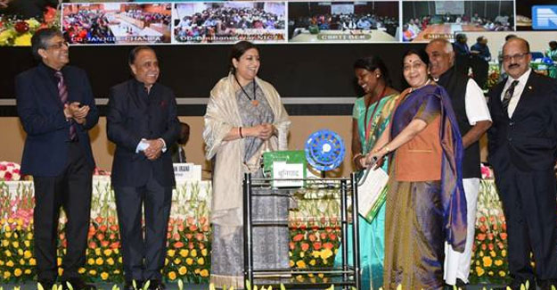 Textile Ministry Launches Silk Festival At New Delhi