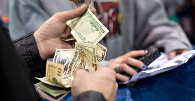 One-Third Of Global Consumers Set To Spend Less This Holiday Season : Report
